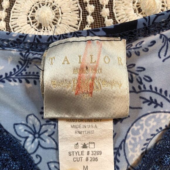 Tailor B Moss V-Neck Blue Paisley Back Tie Top - Picture 3 of 6